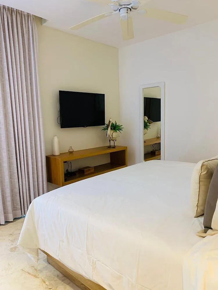 פלאייה דל כרמן Anah Suites מקסיקו